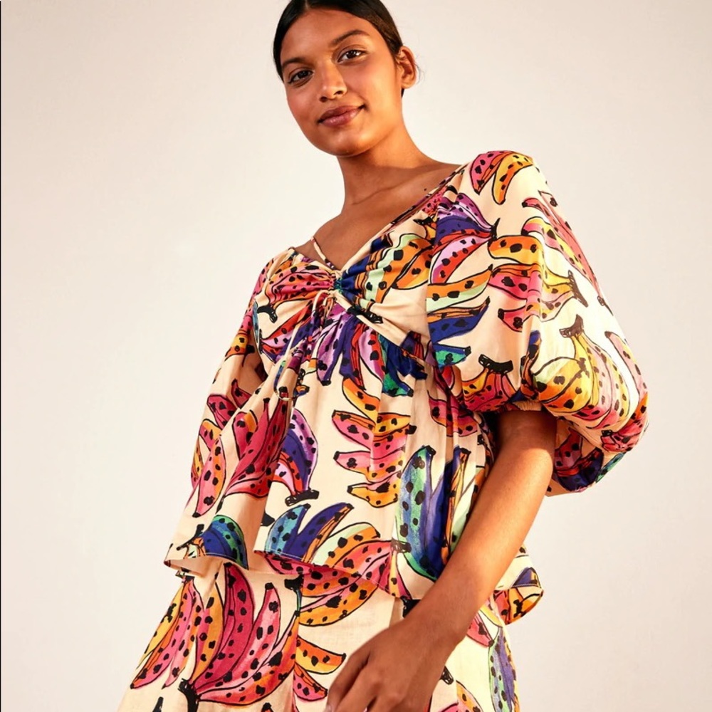 FARM Rio Banana Bunch Voluminous Puff Sleeve Blouse